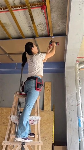 Ceiling decoration construction 🦺 #ceilinginstallation
