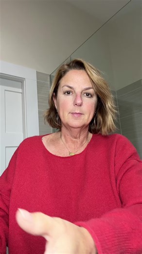 Enhance Your Beauty: Aging Gracefully with Laura Geller