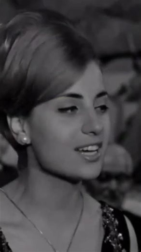 🇬🇷 🎶 Ο Σταύρος 1968 Βίκυ Μοσχολιού / O Stávros - Vicky Moscholiou ♪♫•*¨*¸❤