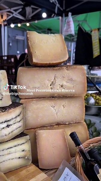 Pecorino Gran Riserva: Bold Italian Cheese Delicacy