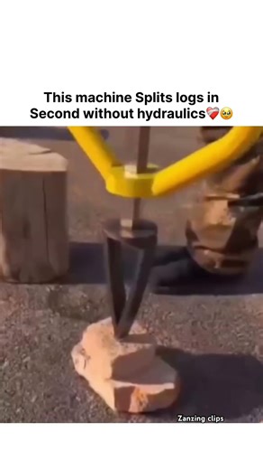 The machine splits logs in second without hydraulics❤️‍🩹🥹