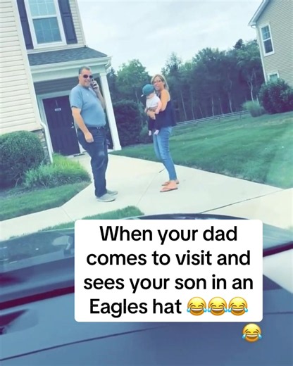 The rivalry is real 😂 (via nsikess/IG) #eagles #nfl #espnsocial | Eagles Helmets