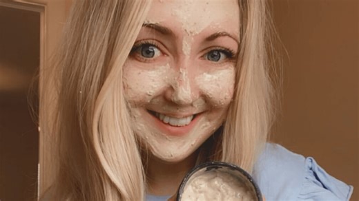 I tried Lush's new face mask - it looks ugly, but a game changer for dry skin