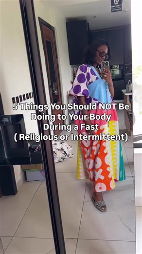Fasting is powerful. But it works best when it’s done with wisdom. If your eating window turns into overeating, skipping protein, or loading up on sugar because you’re “so hungry,” your body will struggle. Nourish yourself properly when it’s time to eat. Choose balanced meals that keep you full, steady your energy, and actually support your fast. Be honest… what mistake have you been making during fasting seasons? If you’d love guidance this Ramadan or Lent, my Ramadan & Lent Program was created