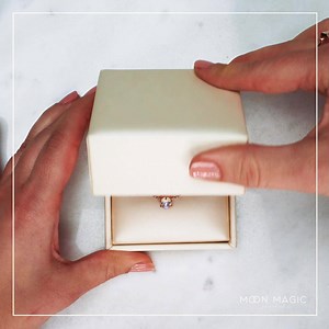 1M views · 6.2K reactions | High-quality jewelry for radically fair prices? Click below to find out how we do it! | Moon Magic | Facebook