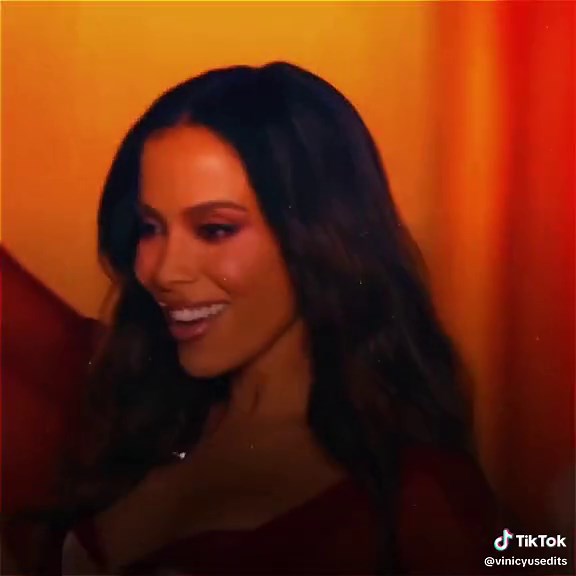 Anitta desfilando foi incrível #edit #fyp #desfile #parisfashionweek #anitta #fyp #viral