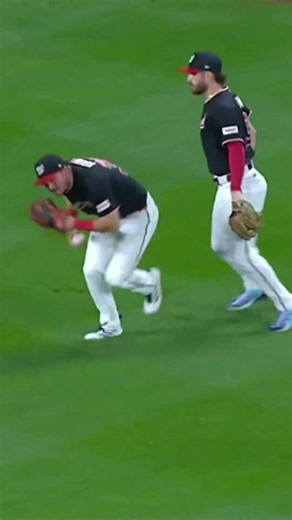 Dominic Canzone prende a Seattle con un triple 🔥