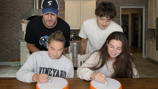 Draw fast or you’re out: Spindoodle challenge