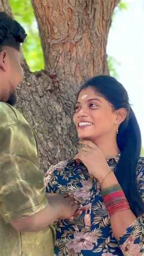 💋உருகுதே…❤️மருகுதே…! ஒரே பார்வையாழே…🤗😇 @mari_malu_official3333 #couples #trend #love #viralshort