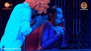 59K views · 22 shares | All the performances are truly epic but the last one will make your ♥ skip a beat! Tune in to Zee TV on Sat-Sun at 8 pm to watch #DanceIndiaDance - #BattleOfTheChampions. #DancekaJungistaan #WestKeSinghams #NorthKeNawabs #SouthKeThalaivas #EastKeTigers Raftaar Bosco Leslie Martis Kareena Kapoor Bhawna Khanduja Sneha Kapoor Palden Lama Mawroh ZEE TV | Dance India Dance | Facebook