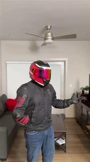 thoughts on the new helmet? 😁😆 I love the look of my old helmet but there were a few key problems.