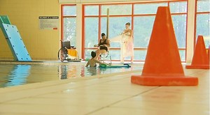 Rares sont les piscines publiques accessibles pour les personnes à mobilité réduite. C'est le cas de celle du Complexe Hugues-Lavallée à Pont-Rouge qui est adaptée à toutes les clientèles. Les détails ➡ rc.ca/R9FdKs | ICI Québec