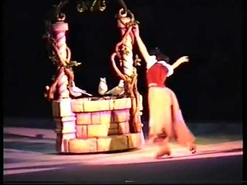 Disney on Ice Snow White part1