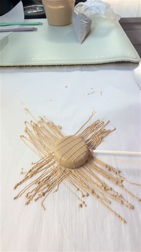 Perfecting Cake Pops with Simple Drizzles