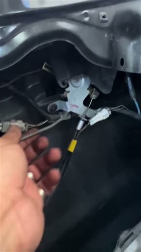 Quick fix on my #3rdgen4runner Usual issues are the clips holding the skinny long bar but not mine