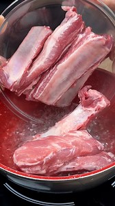 19K views · 145 reactions | Je ne fais plus frire les côtes de porc, après qu’un Italien m’a appris, maintenant je ne les prépare que comme ça ! | Recettes Apprenez | Facebook