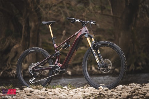 Mit mehr Power und größerem Akku auf den Thron?