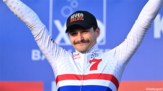 De Britse crossrevelatie die charmeert met Nederlandse interviews: wie is Cameron "Snorremans" Mason? | sporza