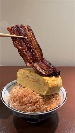 うな玉丼 並(ご飯特盛)2200円(税込2420円)