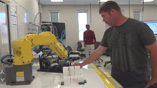 Artificial intelligence studio for college students opens in Warner Robins