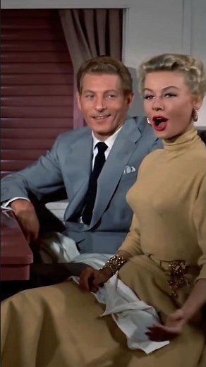 Bing Crosby, Danny Kaye, Rosemary Clooney, and Vera-Ellen in WHITE CHRISTMAS (1954).
