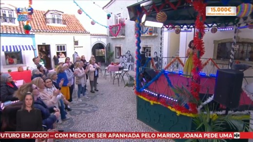 LAURA – O Musical de Filipe La Féria Quatro meses de lotações completamente esgotadas O sucesso continua “LAURA – O Musical” de Filipe La Féria é um fenómeno de público que há quatro meses esgota o Teatro Politeama de 4ª a domingo num sucesso invulgar nos espetáculos portugueses. O maior sonho de Filipe La Féria concretiza-se num espetáculo onde arrisca tudo: um elenco de grandes e novos atores, dezasseis bailarinos, uma orquestra ao vivo, uma das mais belas montagens de sempre apresentadas no P