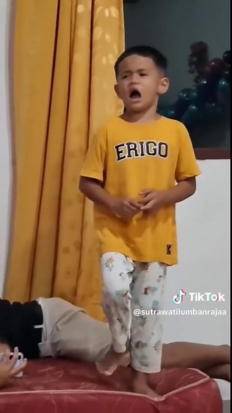 Saat ku tak melihat jalan Mu, Saat ku tak mengerti rencana Mu. namun tetap ku pegang janji Mu. Pengharapan ku hanya pada Mu. Hatiku percaya. hatiku percaya. Hatiku percayaaaaa slalu ku percayaa. #haleluya #gpi