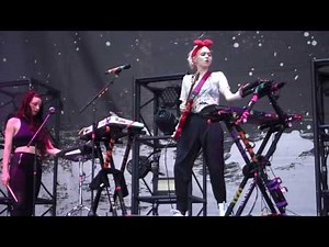 Grimes- Flesh Without Blood (LIVE)