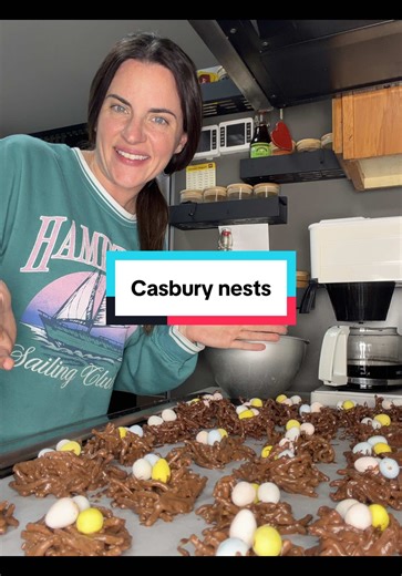 Cadbury egg Easter nests! Ingredients: 1 (10oz) bag of Reese’s peanut butter chips 1 (11oz bag) Hershey’s milk chocolate chips 1 (12oz bag) La Choy Chow Mein Noodles 1 large bag Cadbury eggs How to: Add peanut butter chips and chocolate chips Into a large mixing bowl. Microwave in 30 second increments stirring inbetween until melted together. Add in Chow mein noodles and stir until coated. Scoop into nests on a parchment lined pan. Top with three eggs each! Made 14 nests! #easter #eggs #cadbury