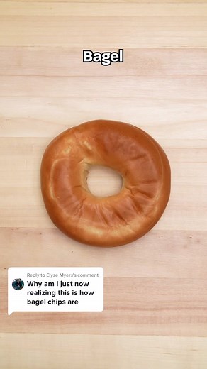 Replying to @Elyse Myers Nando’s Bagel Bites #planetfood #foodtok #ukfood #foodhack #bageltok #bagelbites #airfryerhack #kitchenhacks #airfryer @nandosuk 🥯 Slice 2 bagels into ‘chips’ 🌶 Add your chopped bagels to a bowl with 2 tbsp Nando’s Peri Peri Salt 🥯 Drizzle with 3 tbsp Nando’s sauce and 1tbsp olive oil and toss together to coat 🌶 Airfry at 170C for 5 mins or until crispy and golden 🥯 Serve with Perinaise