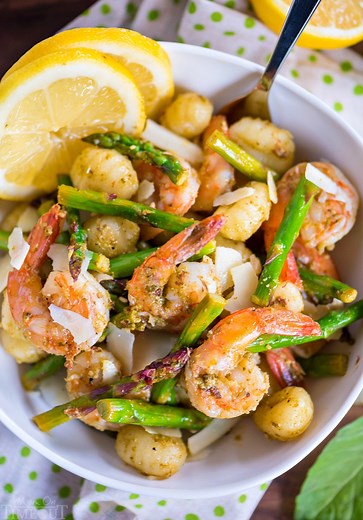 20 Minute Pesto Shrimp with Gnocchi and Asparagus