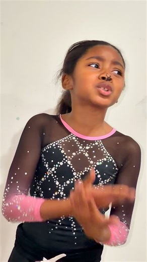 BeautDee & The Bunch on Instagram: "Jacey is a crash-out fr 😩 I simply asked Jacey what’s on her nose & she said she stole it from Juju. I’m irritated at what they’re doing to each other. Juju has a sweet tooth (it honestly is concerning at this point) She HATES water so when she drinks and eats all her sweets, she takes everyone else’s when they’re not looking & gets thirsty a lot bc she refuses to drink water. At this point, when our personal sweets are missing, we know it’s Juju or Julian lo