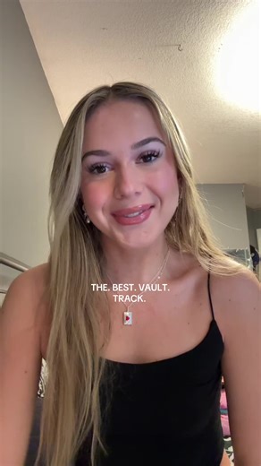 in a world of boys he’s a gentleman😫😫😫😫😫 #taylorswift #swiftie #swifttok #1989taylorsversion #1989