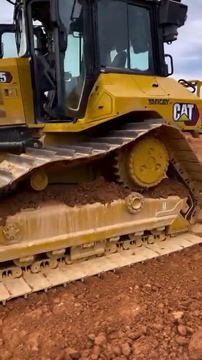 The D8R fire dozer cab is built to carry both the operator and the swamper. As the guys from "Step Brothers" would say, "There's so much room for activities". #betterdirtworld 🎥 : Aaron Witt | BuildWitt