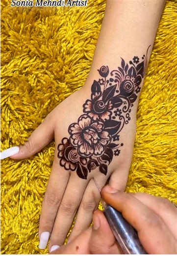 Beautiful Arabic mehndi design for party 😍❤️ #soniamehndiartist #aamirmehndiartist #mehndi #mehndidesign #1 @Aamir Mehndi Studio