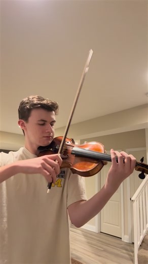 Braden Riley on Instagram: "Day 1 #100daysofpractice Happy new year! #korngold #violinconcerto #concerto #violin"