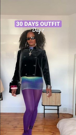 I’m so used to wearing black tights. this is how to style colourful tights. #stlying #ootd #fashion