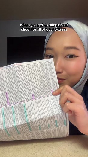 yayyy @ucnz finals are over! some of us got lucky to get cheat sheets, well did you have it too? surprisingly i got it for all 4 of my exams 😂 if you’re a BCOM major, you’ll most likely get to do this often 👀 📚 how i did my cheat sheet: 1. use google docs or canva 2. make it landscape!!! 3. remove margin for google docs (canva no need) 4. manually add 2 divider so it’ll have 3 spaces 5. use font size 4-4.5 (depends on you!) happy summer break everyone! ☀️😎 | ucnz.life
