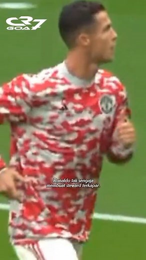 Ronaldo Membuat Steward Terkapar #beritaronaldo #cr7goat #cristianronaldo #manchesterunited | CR7 GOAT