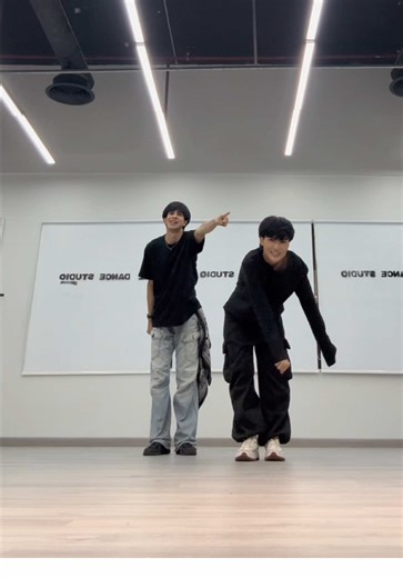 Hypnotizing Dance Showcase by XG Official