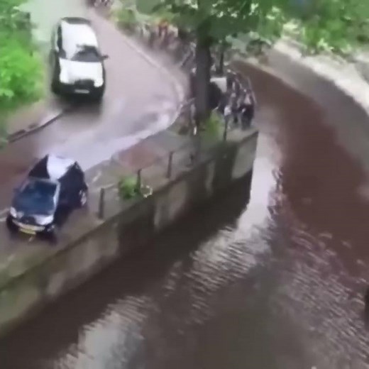 *metal pipe sound effect*