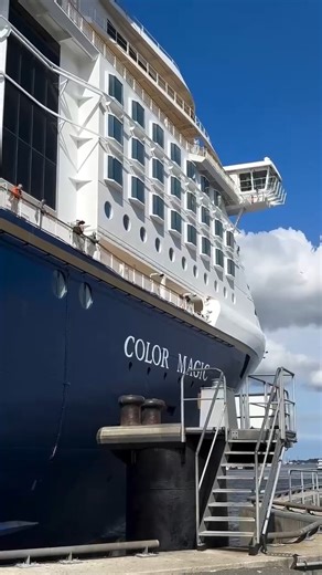 17K views · 341 reactions | ✨Color Magic ready to go✨ So sieht es aus, wenn Color Magic in Kiel von der Stauerei abgefertigt wurde und sich auf den Weg nach Oslo macht. ⛴️ Grüße gehen raus an das Team von SARTORI & BERGER die immer einen fantastischen Job machen.  (Und in diesem Fall auch ein tolles Video!) : SARTORI & BERGER #colorline #colorlinemomente #portofkiel | Color Line GmbH | Facebook