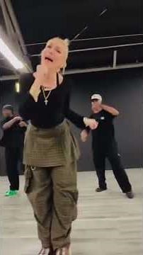 🔥🔥 #gwenstefani #bananas #rehearsals #amas #lutherbrown #mihrankstudios