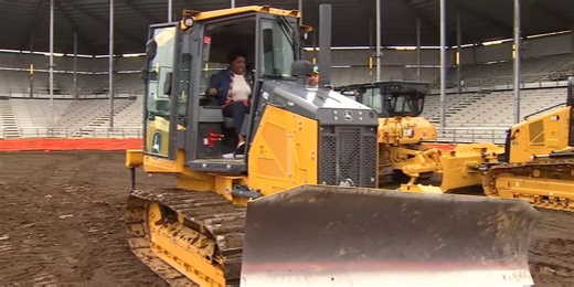 On the Go with Ayo at Dozer Days