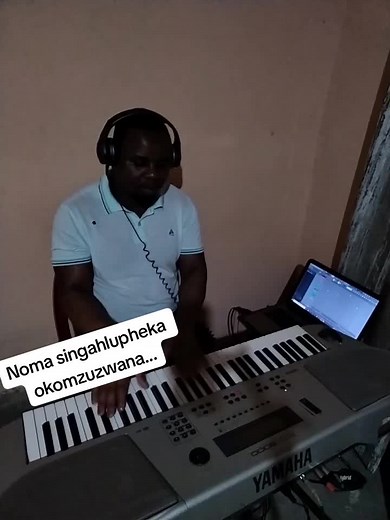 Playing Music on Yamaha Keyboard Tutorial