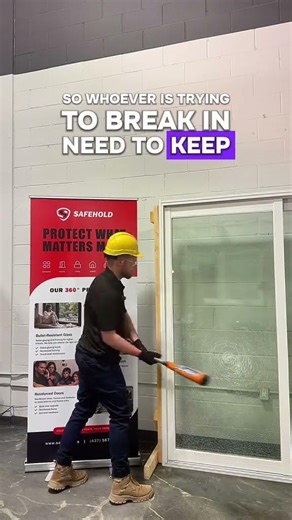 Break In Resistance Test | Safehold Security Glass Handles Repeated Impact