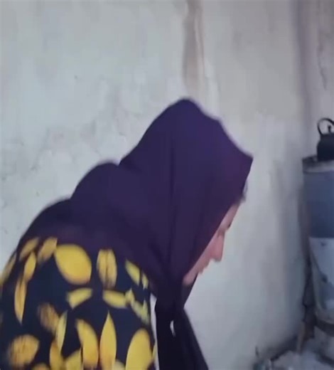 Decorative Curtains for Cozy Bedroom Walls