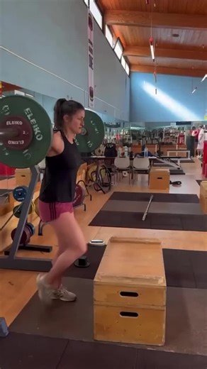 Strength & Coordination for Sprinting: The Missing Link When we talk about sprint performance, we often focus on raw power and speed mechanics. But what if I told you that strength alone isn’t enough? True speed comes from coordination—the ability to efficiently transfer force into the ground with precision and rhythm. 🏋️‍♂️ Strength training builds potential. 🧠 Coordination ensures you use it efficiently. A strong but poorly coordinated sprinter leaks energy with every stride. That’s why lift