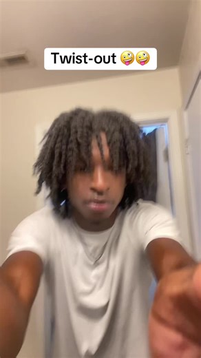 Easy Two-Strand Twist Out Tutorial