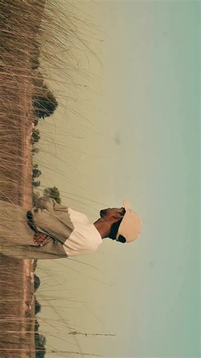 A V I I I 🌊 on Instagram: "Kinna chir 🎶🪐@aviiipaswan_03. . . Shot by = @rishi_x_king_ @raj_mehra__07_ Camera =Dslr Location #renukoot . . #virals #viral #foryou #reels #instagram #explorepage #ａｓｔｈｅｔｉｃ #fyp #trending #explore #explorepage✨ #renukootlove😍 #sonebhadra #uttarpardesh #jharkhand #up64 #kinnachir #kinachir #song"